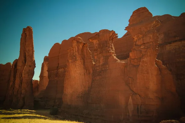 チャドの高原エンネディ別名石林における抽象的な岩の形成 — ストック写真