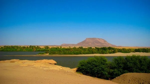 Panoramatická krajina s řekou Nilu nedaleko ostrova Sai, kerma, Súdán — Stock fotografie