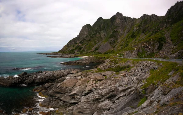 Tájkép tengerparttal OV Andoya szigete közel Stave Village, Vesteralen, Norvégia — Stock Fotó