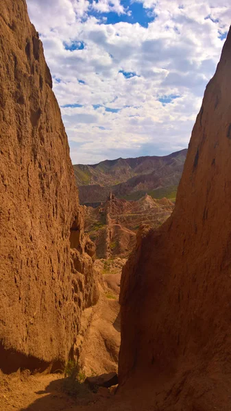 Panorama de Skazka aka Canyon de conto de fadas, Issyk-Kul, Quirguistão — Fotografia de Stock