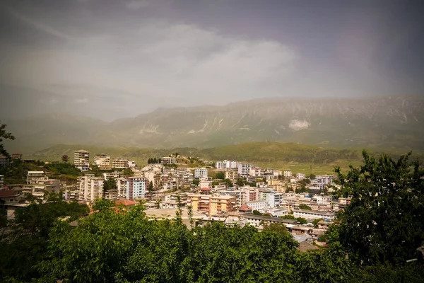 Widok z lotu ptaka na miasto Gjirokaster, Albania — Zdjęcie stockowe