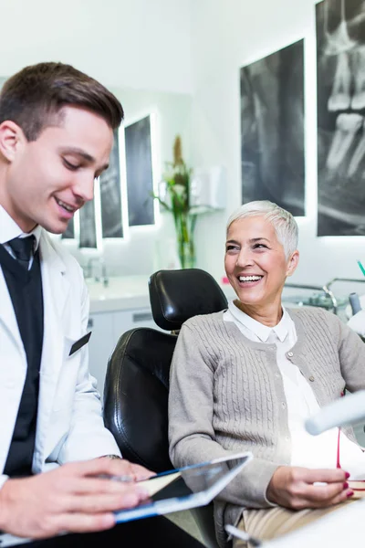 Tandarts Patiënt Tandheelkundige Kliniek — Stockfoto