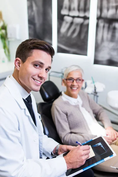 Dentiste Patient Clinique Dentaire — Photo