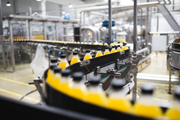 Fábrica Industrial Interiores Maquinaria Línea Fábrica Robótica Para Procesamiento Embotellado — Foto de Stock