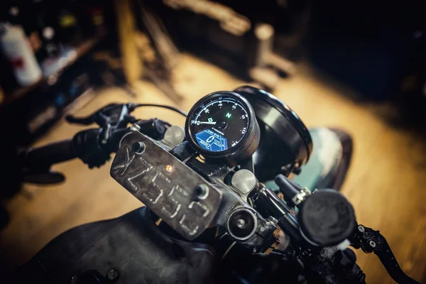 定制摩托车车速表的特写细节 — 图库照片