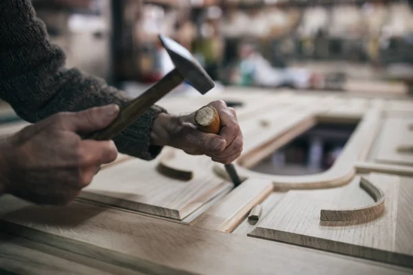 Close Shot Old Master Carpenter Working His Woodwork Workshop — Stock Photo, Image