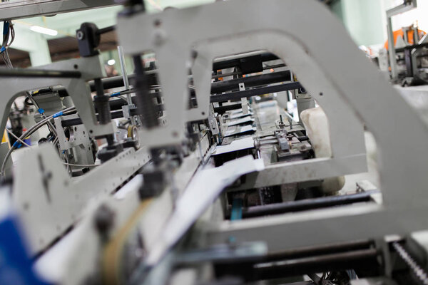 Машины и печатные процессы в современной типографии
.