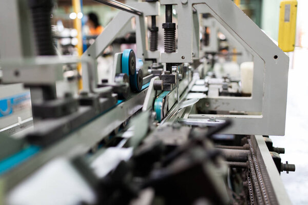 Машины и печатные процессы в современной типографии
.