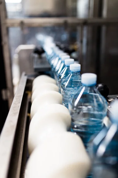 Bottelarij Water Lijn Voor Het Verwerken Botteling Van Zuiver Minerale — Stockfoto