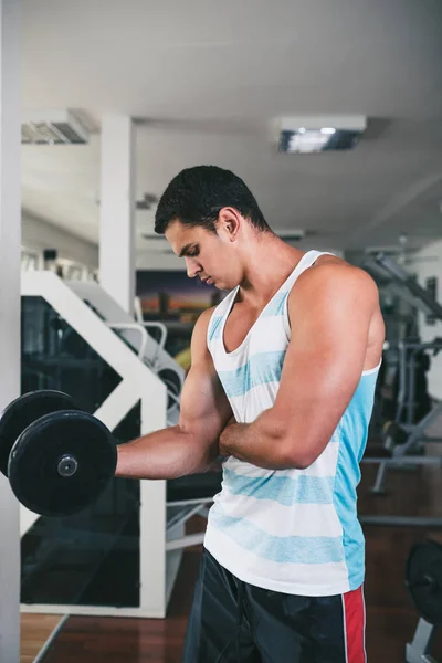 Homem Adulto Atraente Jovem Que Exercita Ginásio Fitness Treinamento Esportivo — Fotografia de Stock