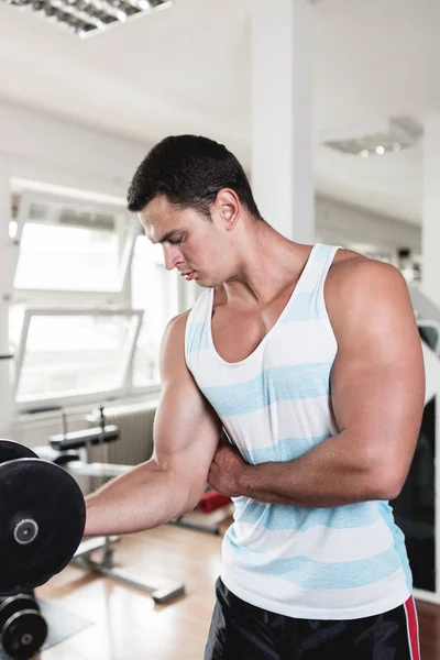 Joven Atractivo Hombre Adulto Haciendo Ejercicio Gimnasio Fitness Entrenamiento Deportivo — Foto de Stock