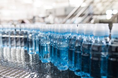 Şişeleme tesisi - su işleme ve şişe saf mineral gazlı su şişeleme için satır şişeleme.