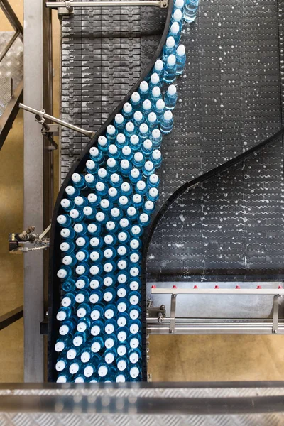 Пэт Преформ Автоматическая Машина Выдувания Пэт Пластиковых Бутылках Роботизированная Линия — стоковое фото