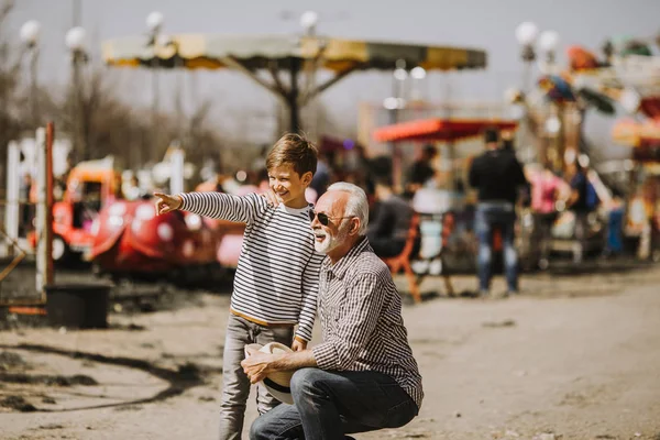 Nonno Nipote Divertono Trascorrono Del Tempo Buona Qualità Insieme Nel — Foto Stock