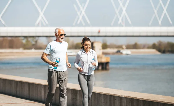 Ajuste Homem Sênior Boa Forma Jogging Exercício Conjunto Com Seu — Fotografia de Stock