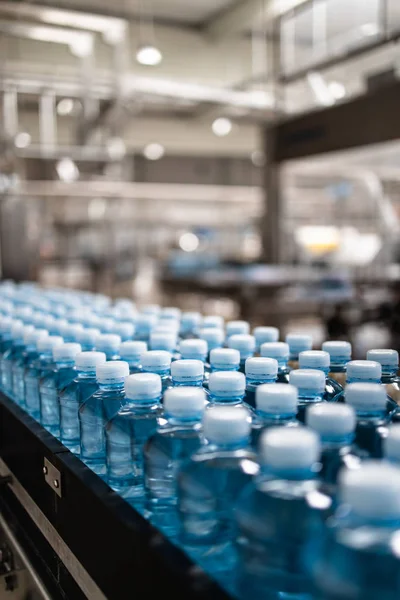 Impianto Imbottigliamento Linea Imbottigliamento Acqua Lavorazione Imbottigliamento Acqua Minerale Pura — Foto Stock