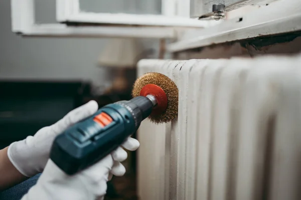 Beautiful Diligent Middle Age Handywoman Renovating Her Old Home Apartment — Stock Photo, Image