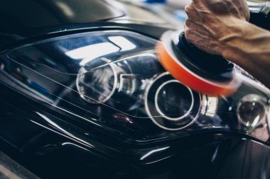 Oto, otomobil, Araba, araç, detaylandırma, Lehçe, parlatma, temiz, parlak, gri, onarım, tamir, hizmet, çizikler, yıkama, ağda, iş, iş, işçi, istihdam, taşıma, ulaşım, dükkan, eller, adam, Erkek, Yetişkin, işgücü, tamirci, Mechanica