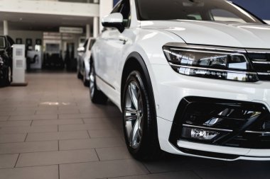 Yeni araba showroom iç