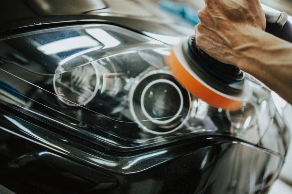 Auto Detaillierung Hände Mit Orbitalpolierer Der Autowerkstatt Selektiver Fokus — Stockfoto