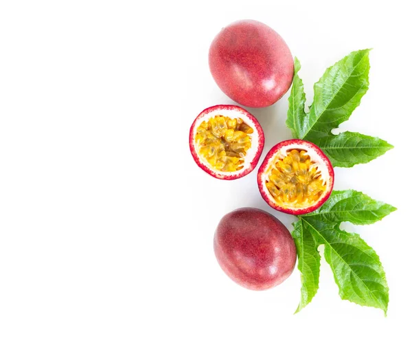 Nahaufnahme Von Oben Passionsfrucht Auf Weißem Hintergrund Obst Für Ein — Stockfoto