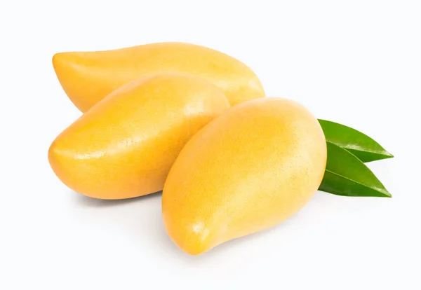 Closeup ripe mango tropical fruit with leaves isolated on white background — Stock Photo, Image