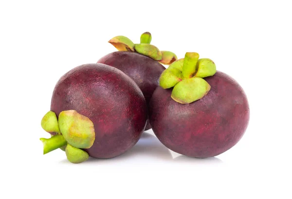 Frutos de mangostão isolados sobre fundo branco — Fotografia de Stock