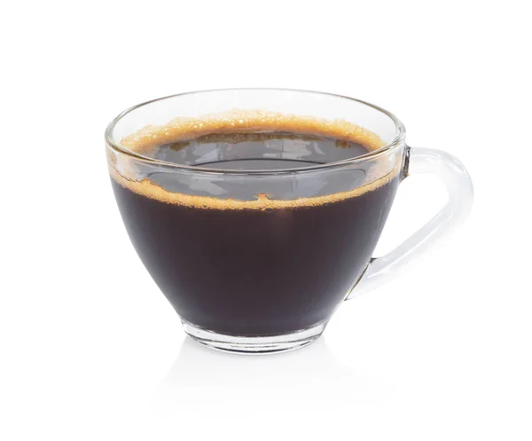 Close-up glas van americano hete koffie geïsoleerd op witte achtergrond — Stockfoto