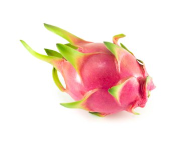 Beyaz arka planda izole edilmiş taze ejderha meyveleri, sağlıklı yiyecekler.