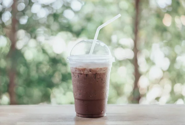 Gros Plan Verre Chocolat Glacé Sur Table Bois Mise Point — Photo