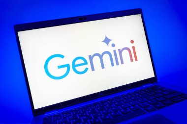 Prag, Çek Cumhuriyeti - 08 01 2025: Gemini logosunu gösteren dizüstü bilgisayarın yakın görüntüsü. Gemini kripto para ticareti ve yönetimi için bir platformdur..