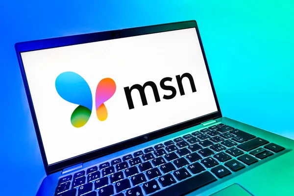Prag, Çek Cumhuriyeti - 08 12 2025: MSN logosunu gösteren dinamik bir yakın plan. MSN haber, e-posta ve çevrimiçi hizmetler için bir platformdur.