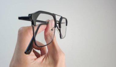 El Tutma Gözlüğü Görüş, Optik ve Açıklık Konsepti