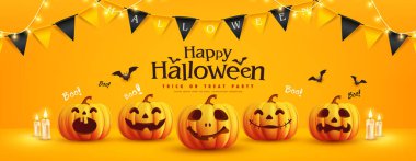 Komik Yüzlü Cadılar Bayramı Balkabakları, Boo Metni ve Çiçek ve Mumlarla Turuncu Arkaplanda Yarasalar