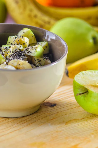 Gesunde Frühstücksschale Haferflocken Mit Banane Grünem Apfel Sesam Und Chiasamen — Stockfoto