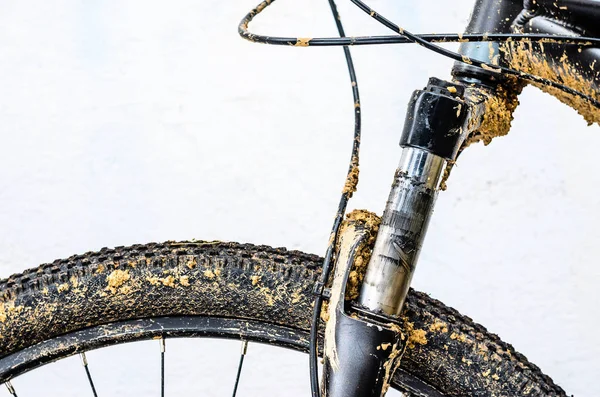 Kötü havalarda sürme sonra Bisiklet süspansiyon çatal kirli