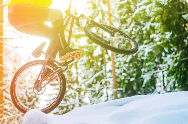 Motion Blur Silhouette Cyclist Jump Mountain Biking Trails Snowy Forest — Stock Photo, Image
