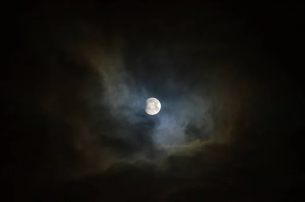 Zaćmienie Księżyca Pełni Księżyca Bardzo Niebieskie Krwawy Księżyc Nad Sylwetka — Zdjęcie stockowe