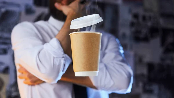 Barista Meditativo Con Camisa Blanca Corbata Taza Café Caliente Levitante — Foto de Stock