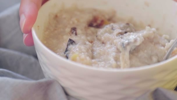 Βρώμη Λωτό Και Δαμάσκηνο Βαθύ Μπολ Μαγειρεύω Υγιεινό Πρωινό Υγιή — Αρχείο Βίντεο