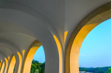Koridor Sütunlu Oyun Arkaplanı