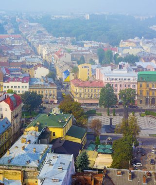 Lviv, Ukrayna - eski şehrin gündoğumunda panoraması