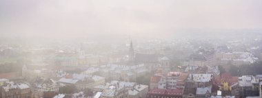 Lviv, Ukrayna - eski şehrin gündoğumunda panoraması