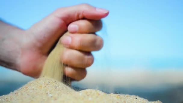 Gros Plan Main Dégagement Sable Sable Coule Travers Les Mains — Video