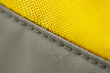 Sarı Spor Çanta Close-Up Dikiş