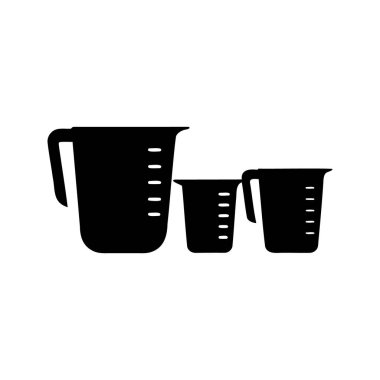 Beyaz zemin üzerinde üç farklı boyutta siyah ölçü kabı, bardakların siluet vektör çizimini ölçer