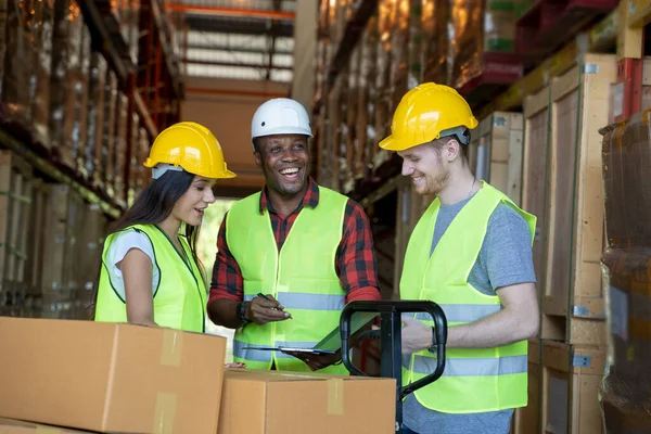 Ritratto Del Team Magazzino Discutere Lavoro Magazzino — Foto Stock