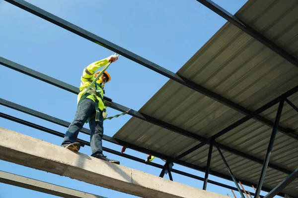 Construction Workers Wearing Safety Harness Belt Working High Place Building — Stock Photo, Image