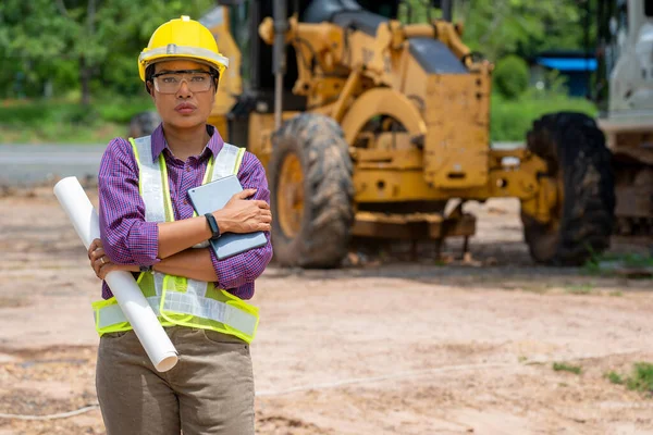 Arquiteta Trabalhando Com Máquinas Canteiro Obras — Fotografia de Stock