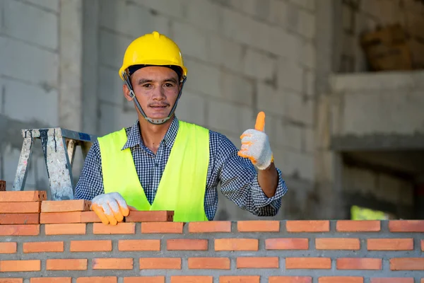 Bricklayer Industrial Worker Installing Brick Masonry Exterior Wall New House — Stock Photo, Image